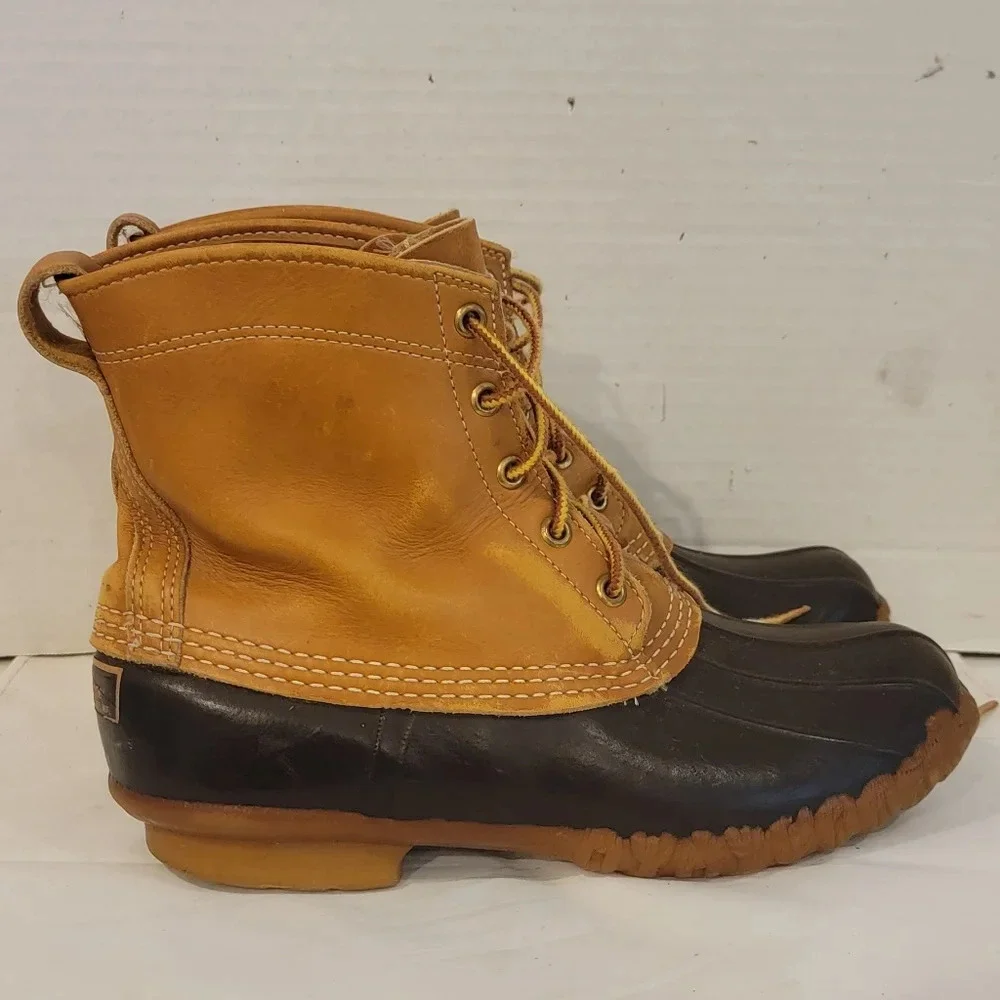 LADIES L.L. BEAN ANKLE DUCK BOOTS (sz 9).